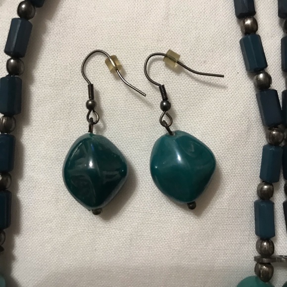 LAST PRICE DROP 3 Strand Chunky Teal Necklace and Earrings Set - Picture 2 of 6